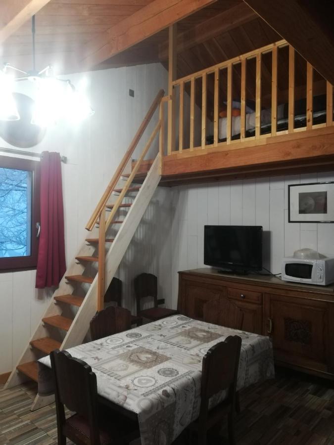 Gite La Ferme De Baffour La Chaise-Dieu Exterior foto